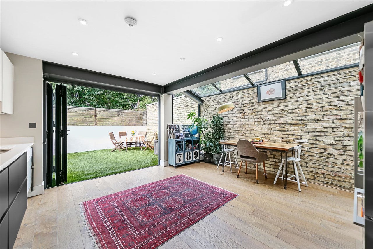 House Shakespeare Road in Greater London