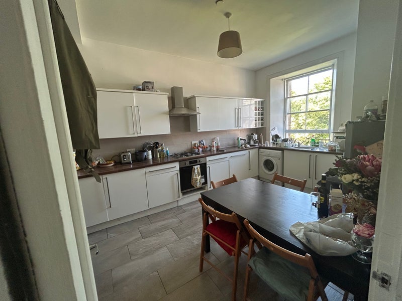 Room Comiston Gardens in City of Edinburgh