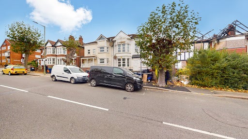 Flat Vivian Avenue in Greater London