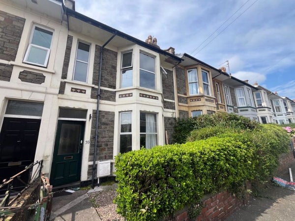 Flat Strathmore Road in Bristol