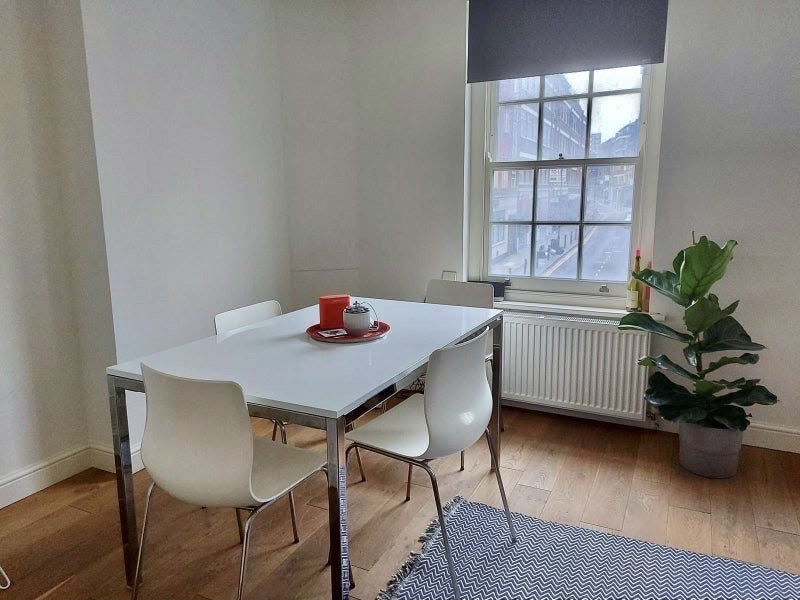 Room St. John Street in Greater London