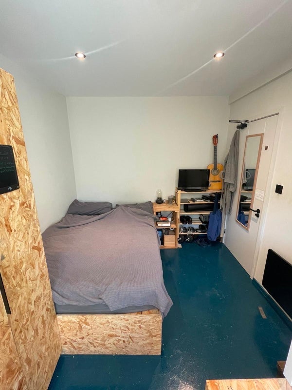 Room Overbury Road in Greater London