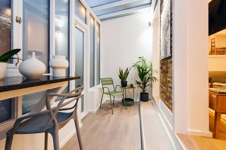 Flat Monmouth Street in Greater London