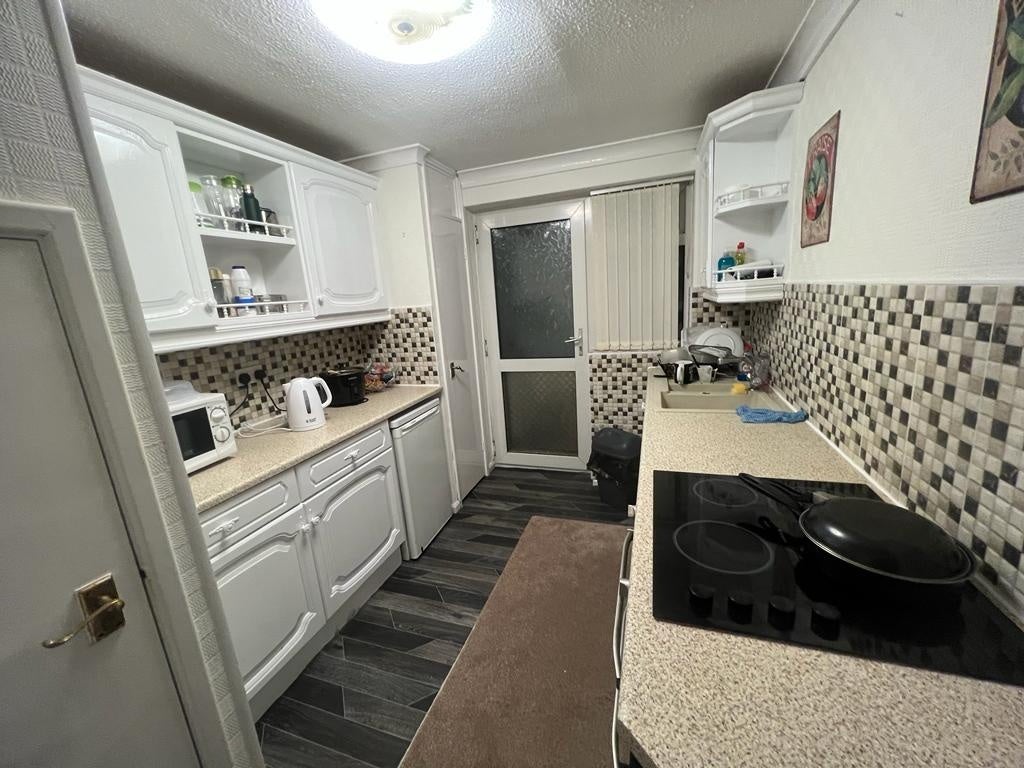 Room Links Crescent in Sandwell
