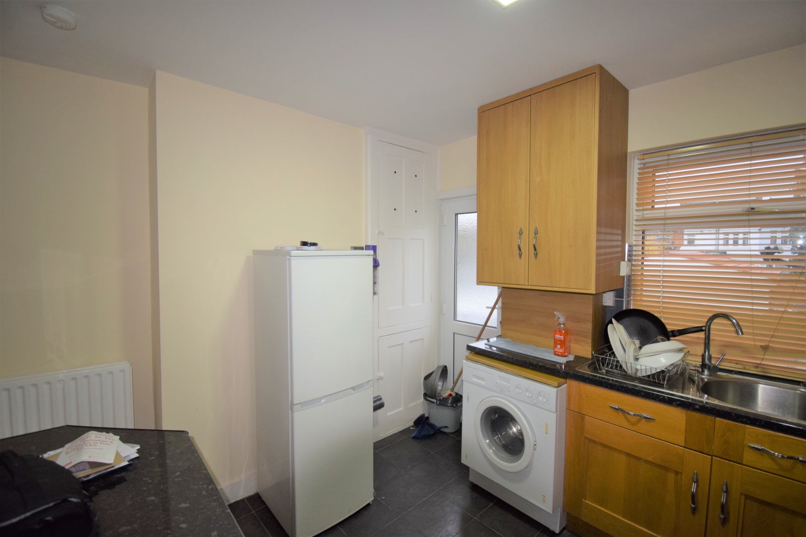 Flat Beehive Lane in Greater London