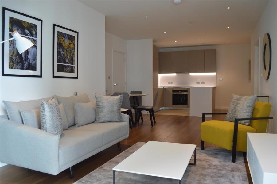 Flat Elvin Gardens in London