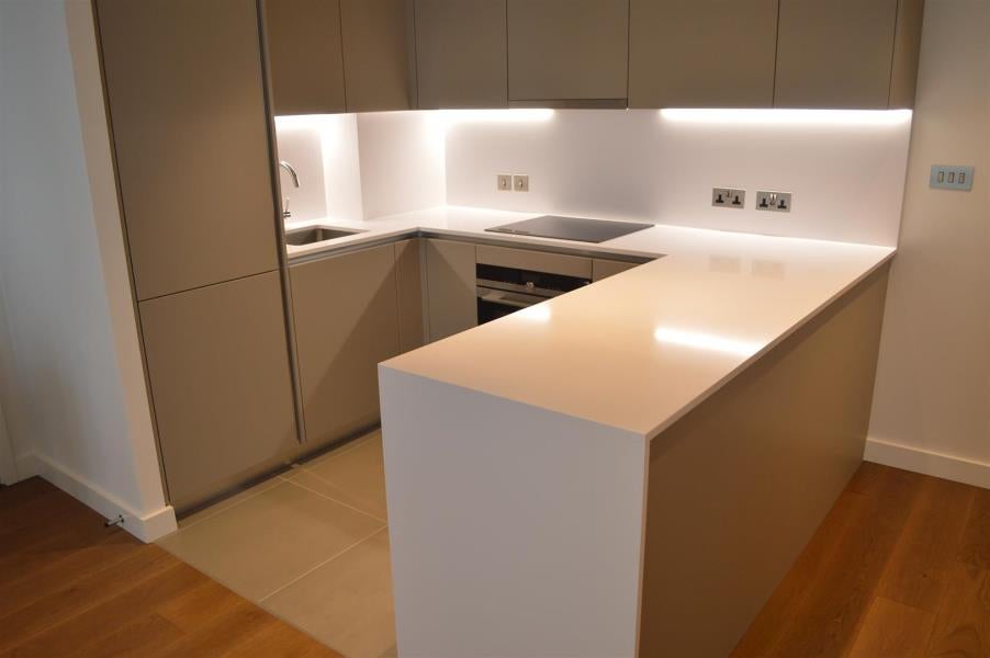 Flat Elvin Gardens in London