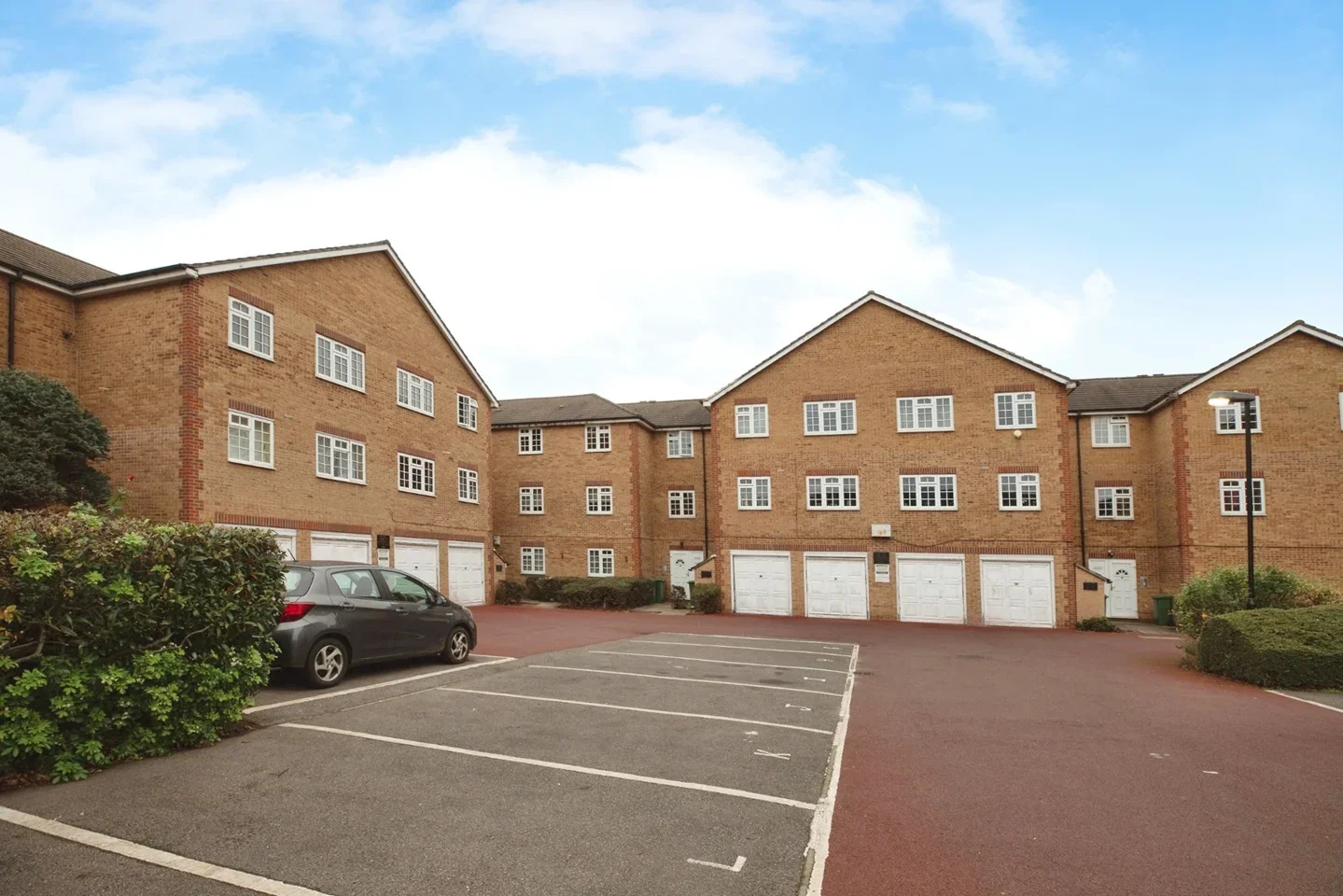 Flat Gables Close in Greater London