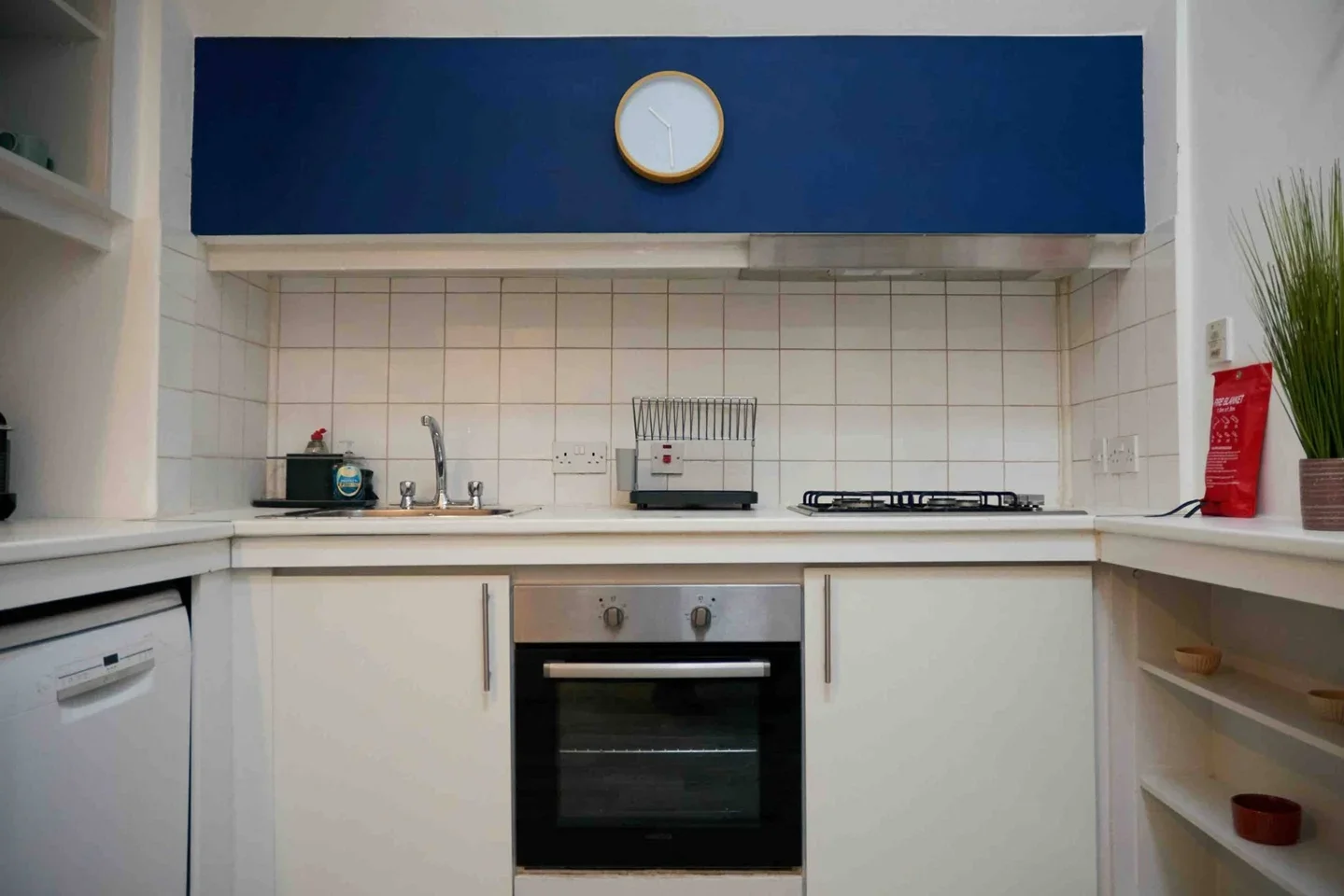 Flat Decima Street in Greater London