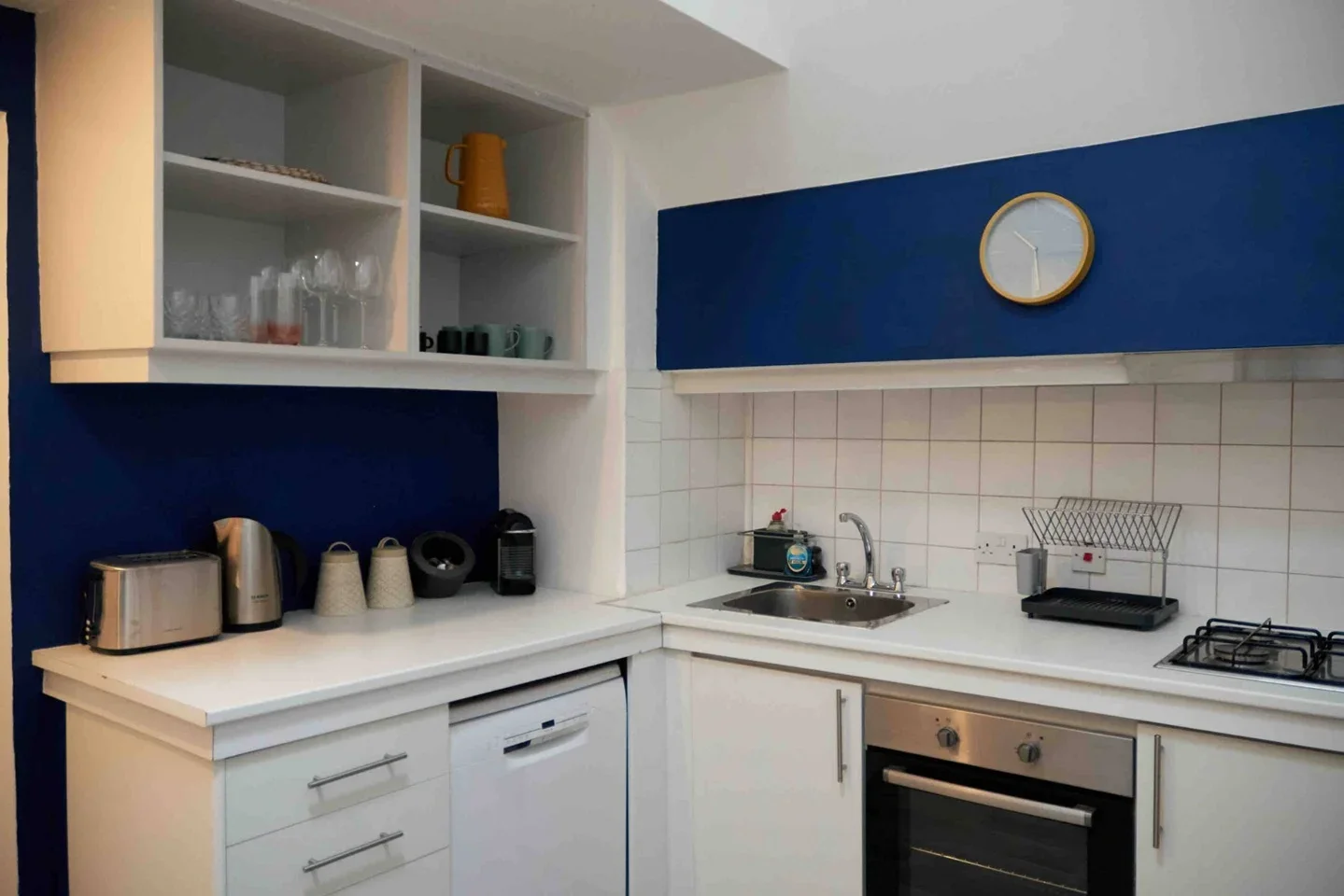 Flat Decima Street in Greater London