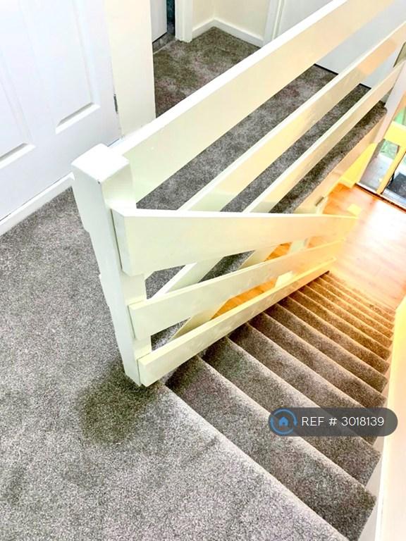 Flat Dowdeswell Close in Greater London