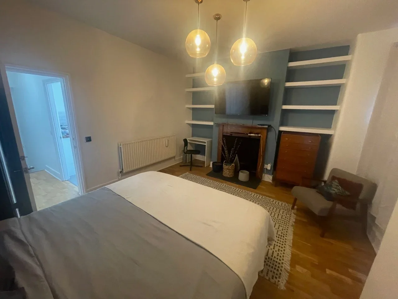 Room Stephendale Road in Greater London