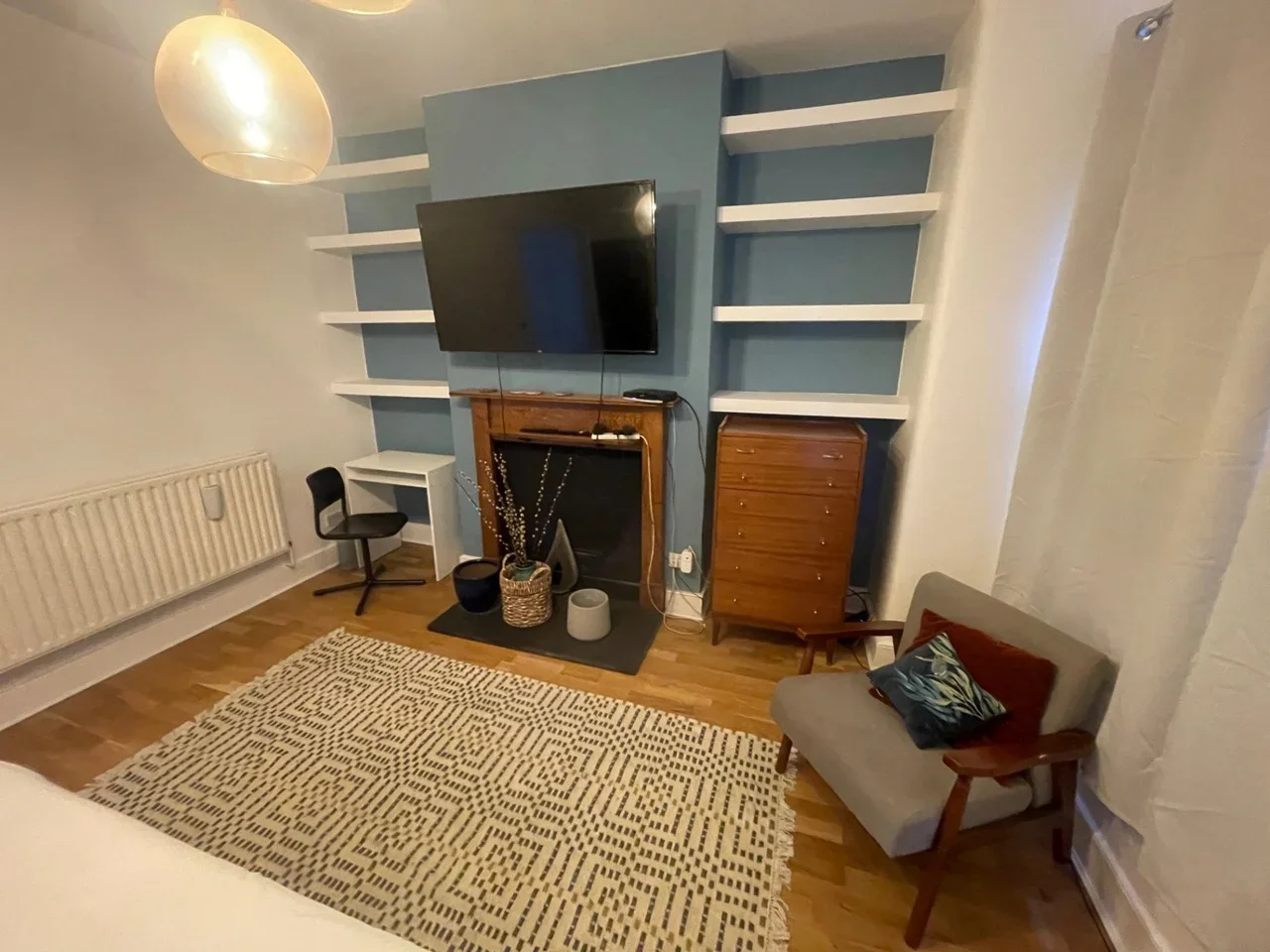 Room Stephendale Road in Greater London