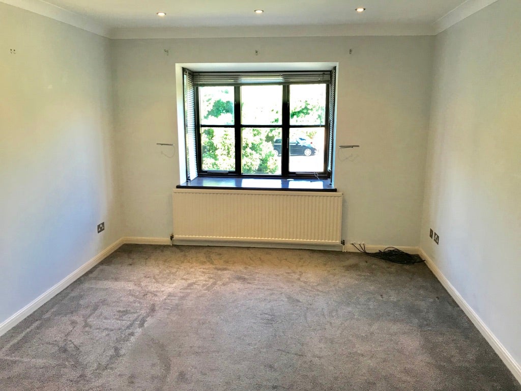 Flat Blenheim Chase in Southend-on-Sea