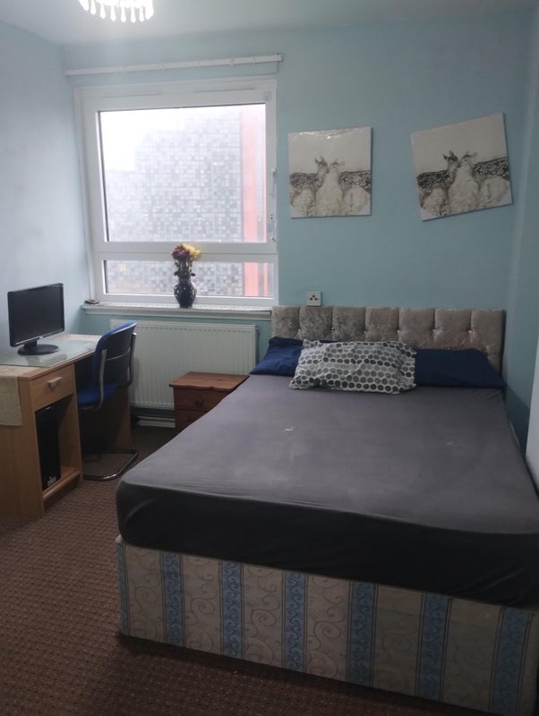 Room Shortlands in Greater London