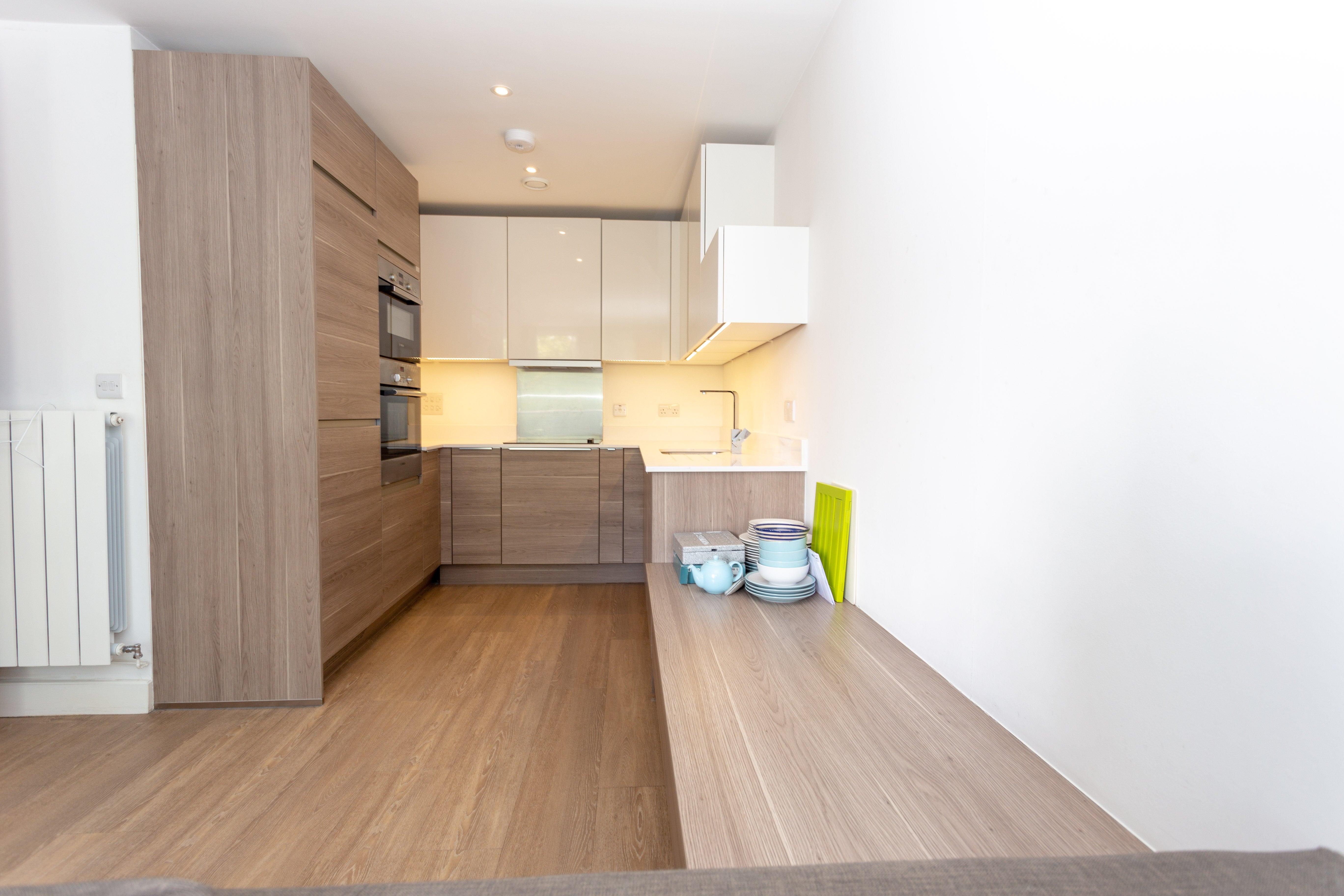 Flat Iceland Place in Greater London