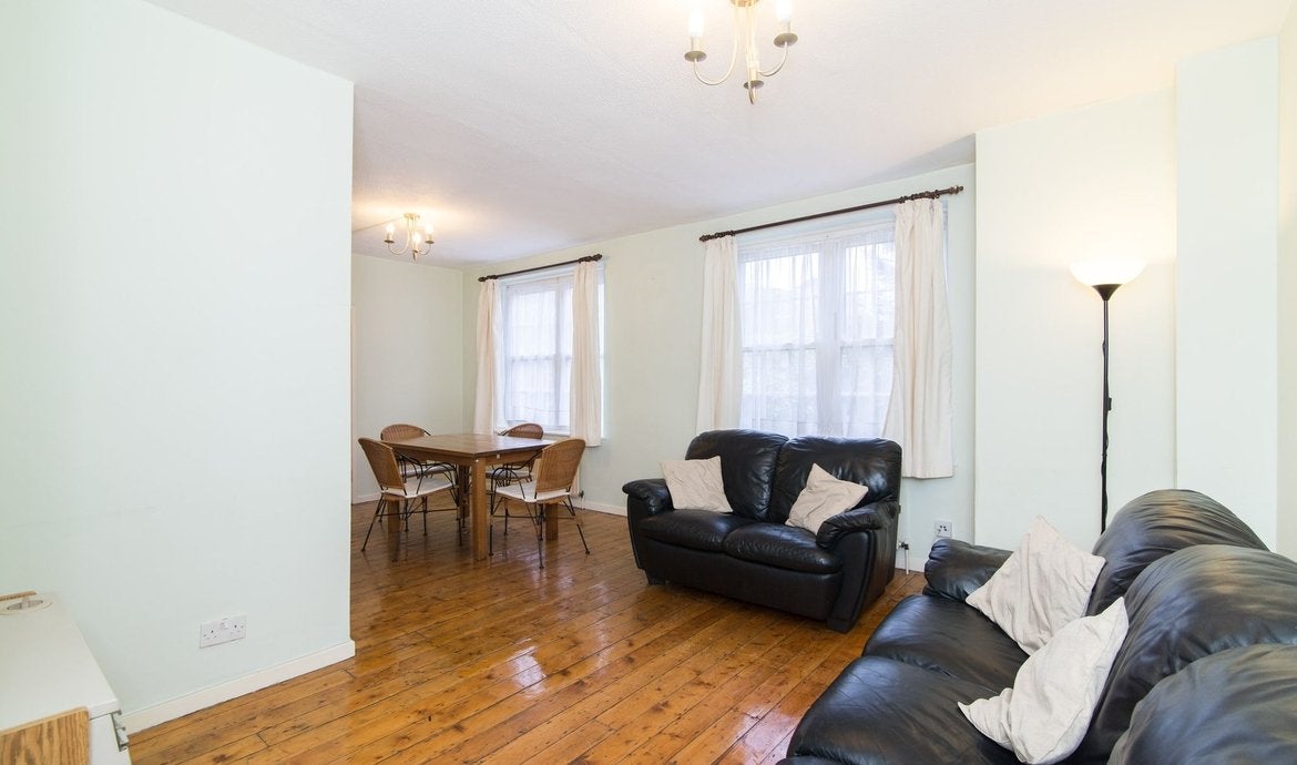 Flat Opal Street in Greater London