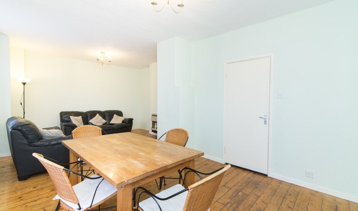 Flat Opal Street in Greater London