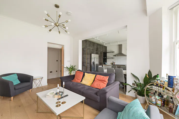 Flat Ashburnham Road in Greater London