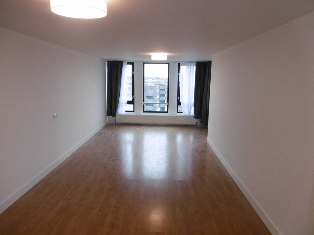 Flat Pieter Calandlaan in Amsterdam