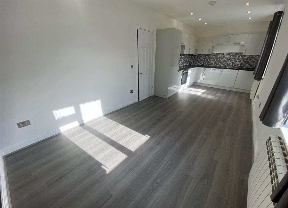 Flat Warwick Road in Kenilworth