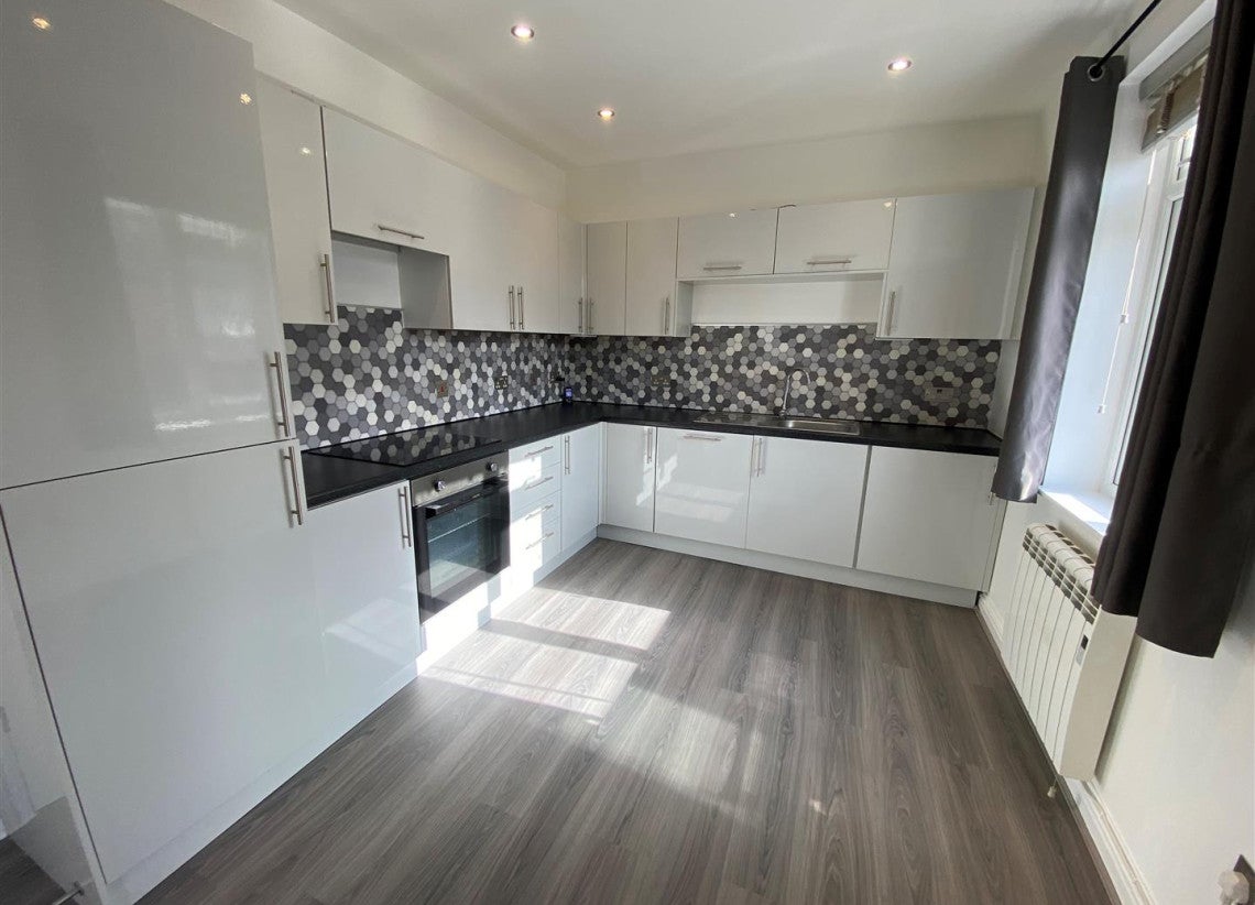 Flat Warwick Road in Kenilworth