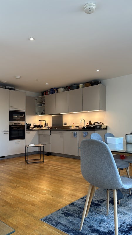 Room Wellington Street in Greater London
