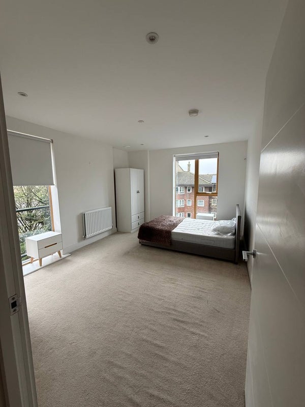 Room Wellington Street in Greater London