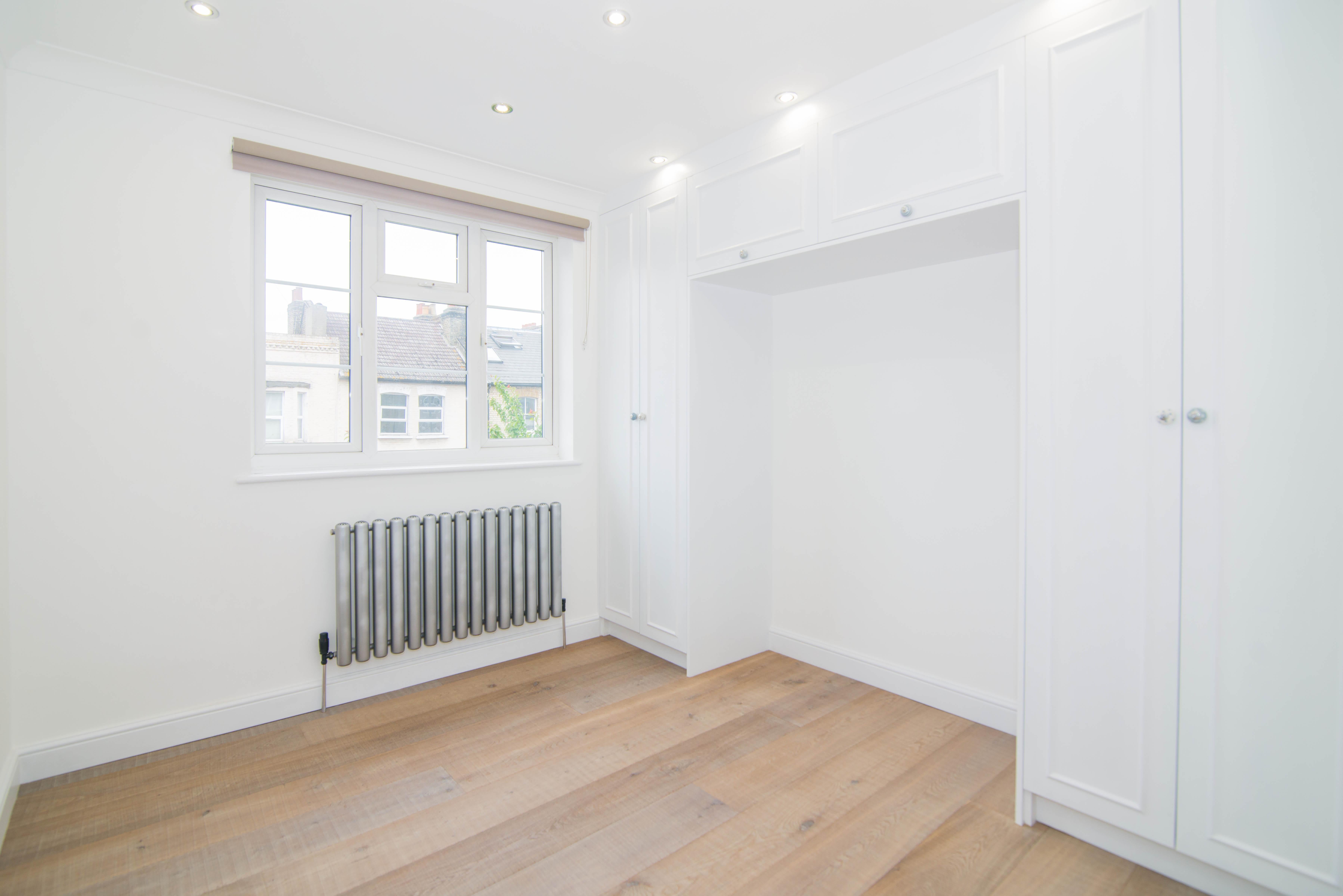 Flat Northcote Road in Greater London