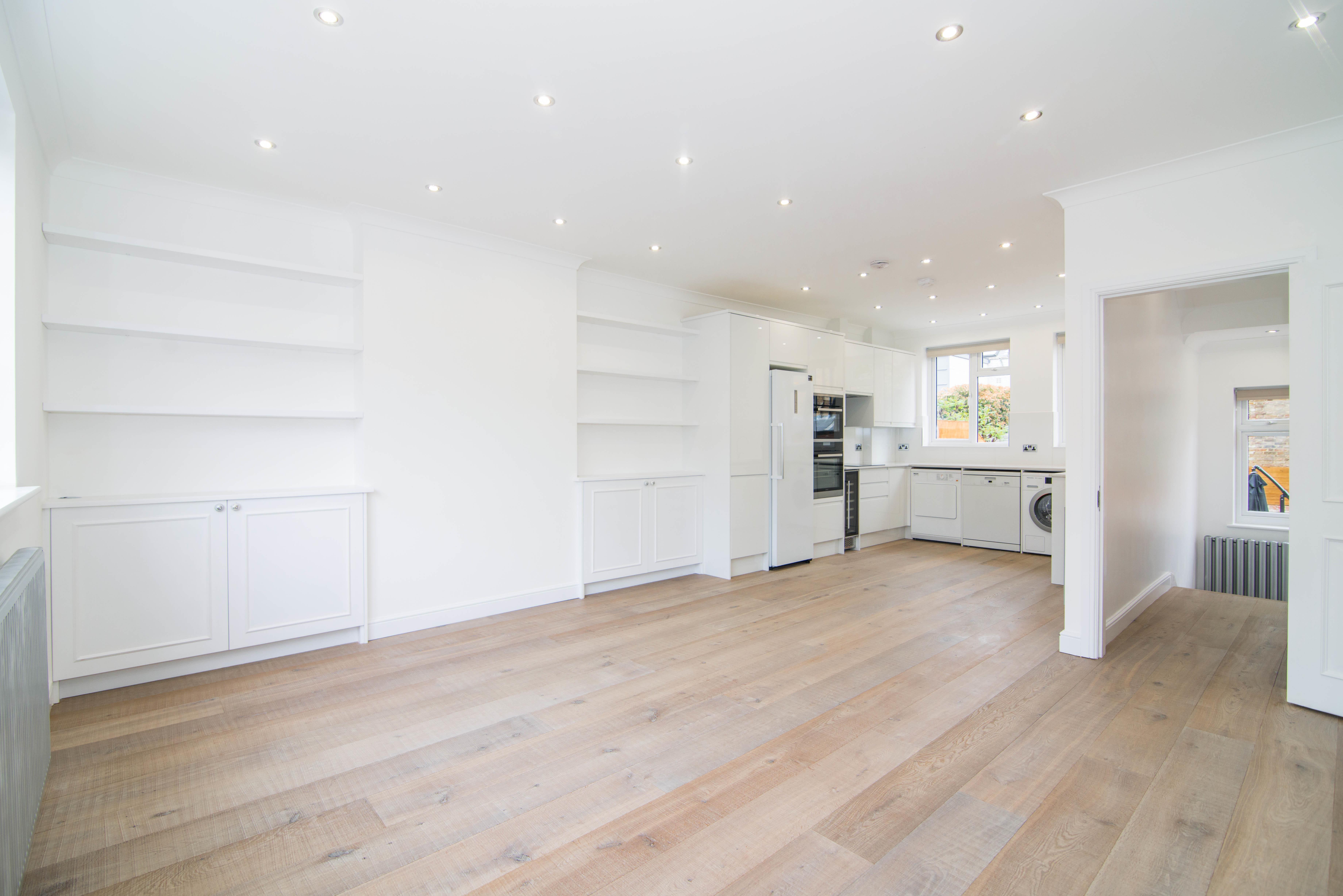 Flat Northcote Road in Greater London