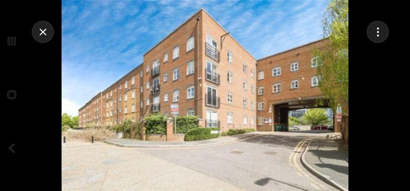 Room Otter Close in Greater London