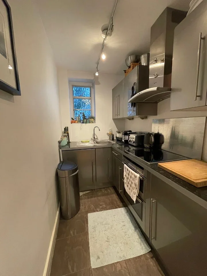 Flat Haverstock Hill in Greater London