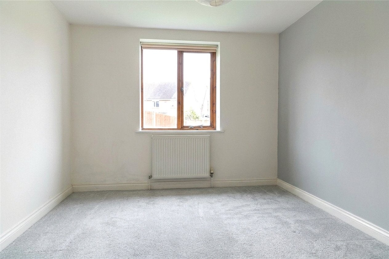 Flat Conygre Road in Bristol