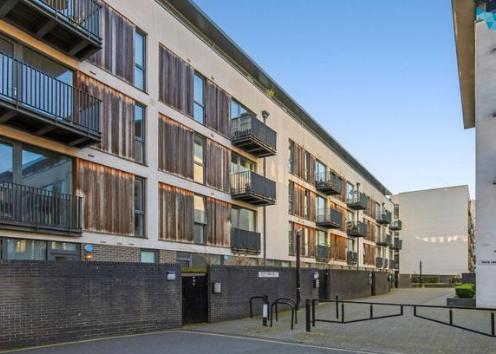 Flat City Walk in Greater London