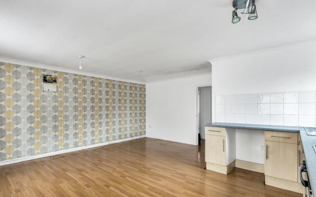 Flat Hobbs Close in Cheshunt