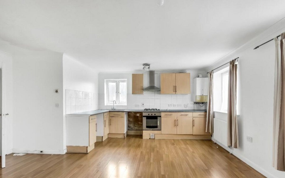 Flat Hobbs Close in Cheshunt