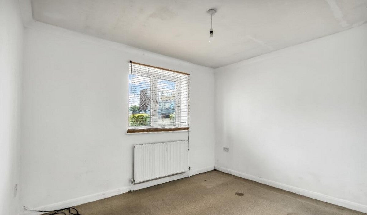 Flat Hobbs Close in Cheshunt
