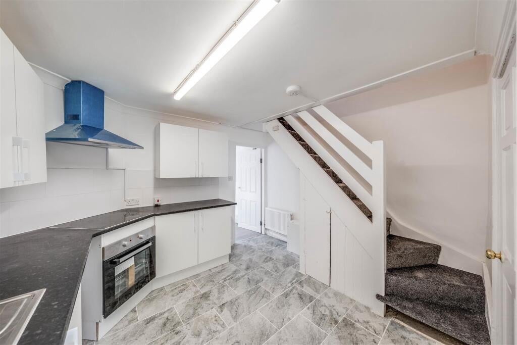 Room West Hill in Dartford