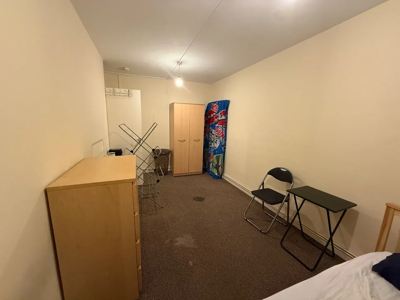 Room Sumner Road in Greater London