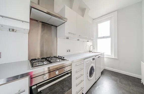 Flat Hazelbourne Road in Greater London