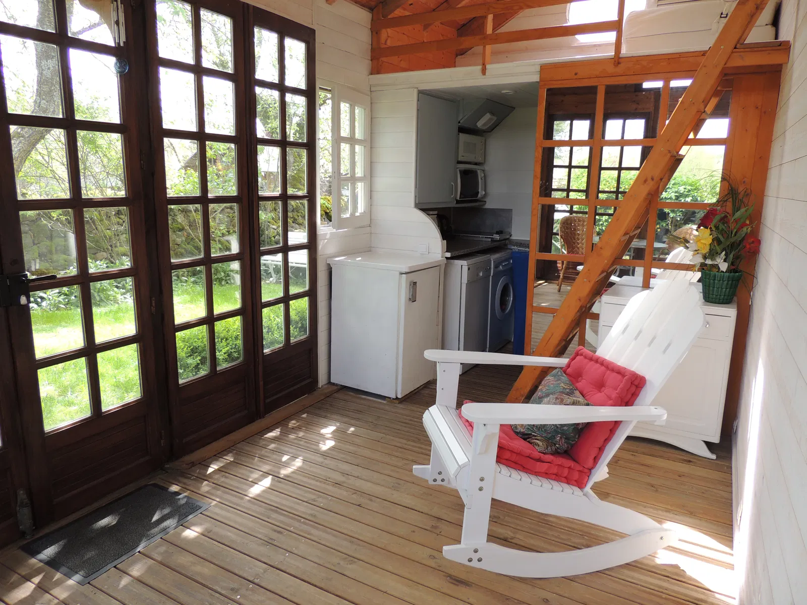 House Place des Tilleuls in Rochefort-Montagne