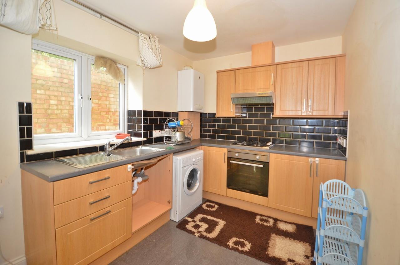 Flat Bath Road in Greater London
