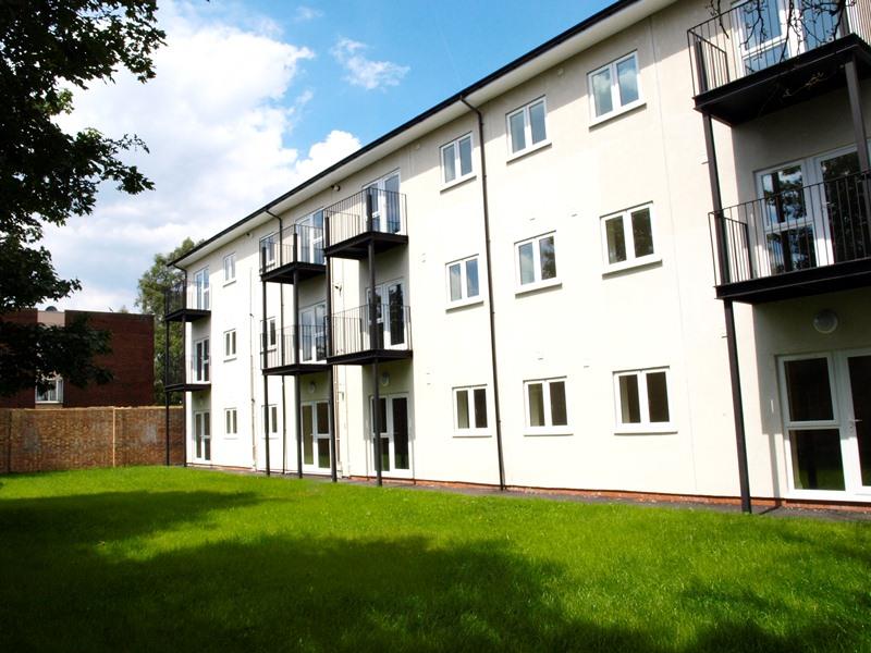 Flat Bath Road in Greater London