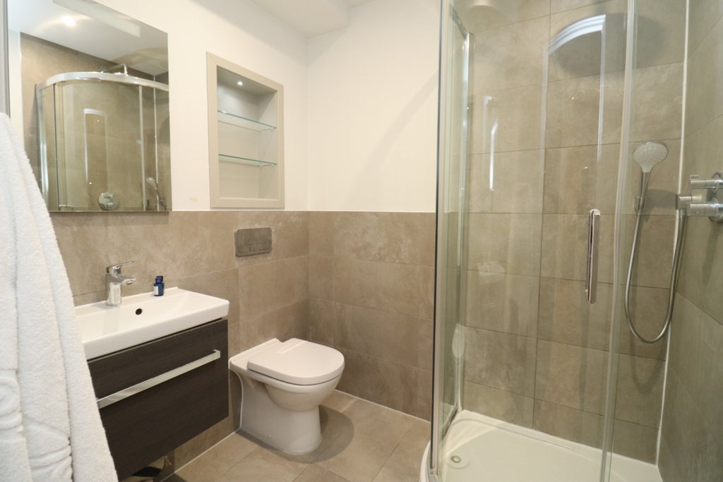 Room Globe Road in Greater London
