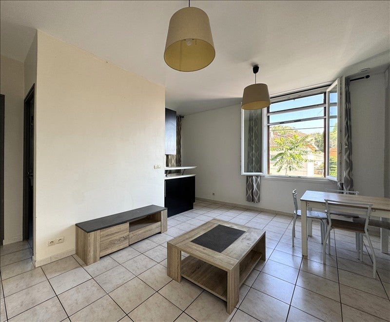 Flat Rue Alexis Agarrat in Toulon