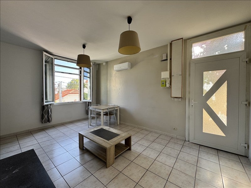 Flat Rue Alexis Agarrat in Toulon