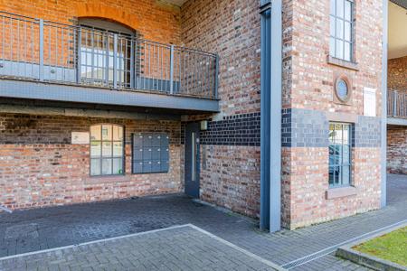 Flat Wilderspool Causeway in Warrington