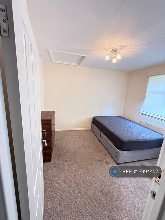 Room Chalcombe Road in Greater London