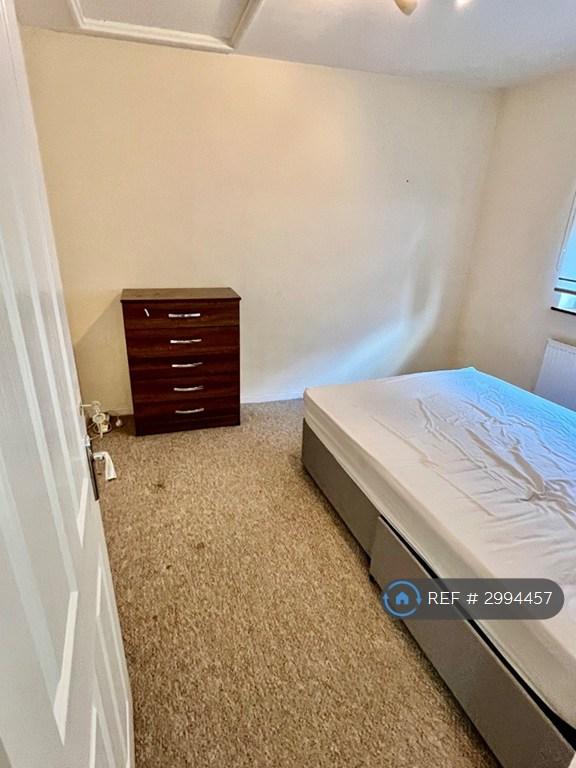 Room Chalcombe Road in Greater London