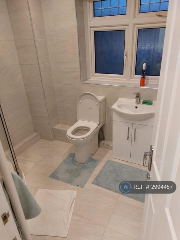 Room Chalcombe Road in Greater London